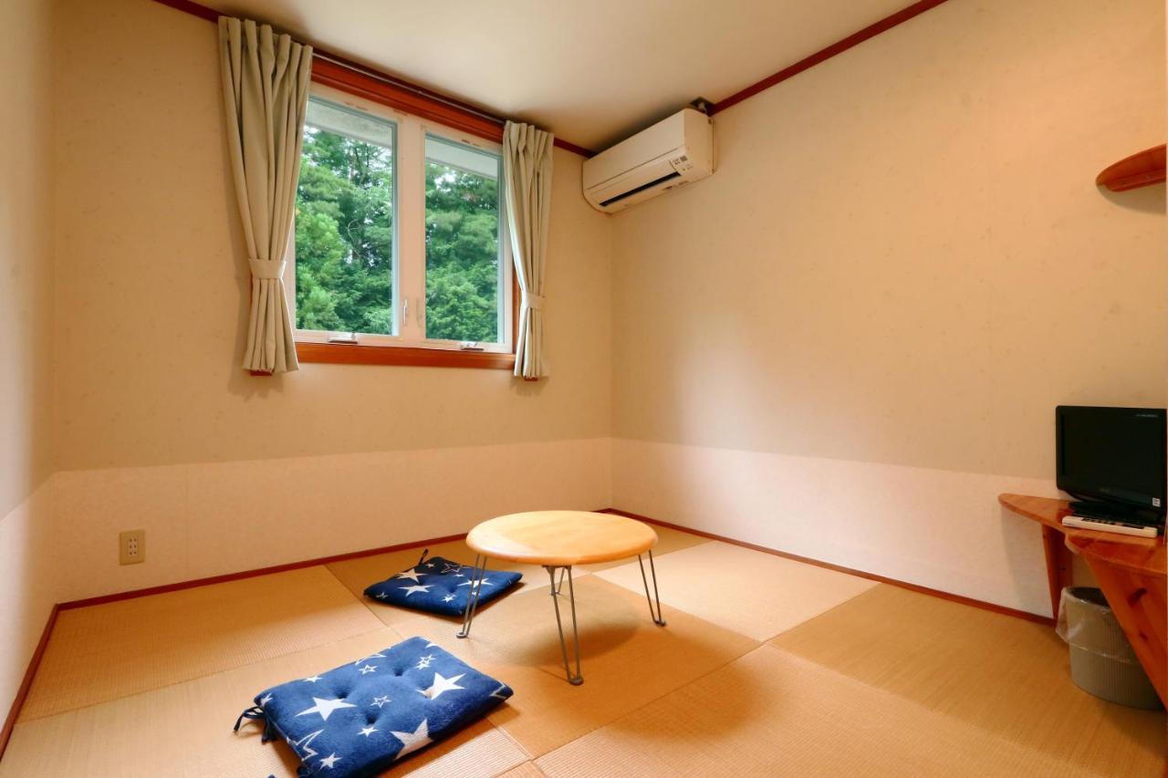 Family Pension Crayon Fujikawaguchiko Dış mekan fotoğraf